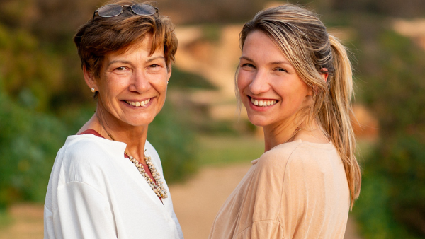 Simone und Vanessa von VASIPA das Mutter-Tochter-Duo für mehr Wohlbefinden und positive Lebenseinstellung